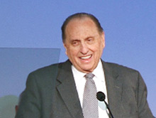 El presidente Monson hablando en el seminario de presidentes de misión 2011