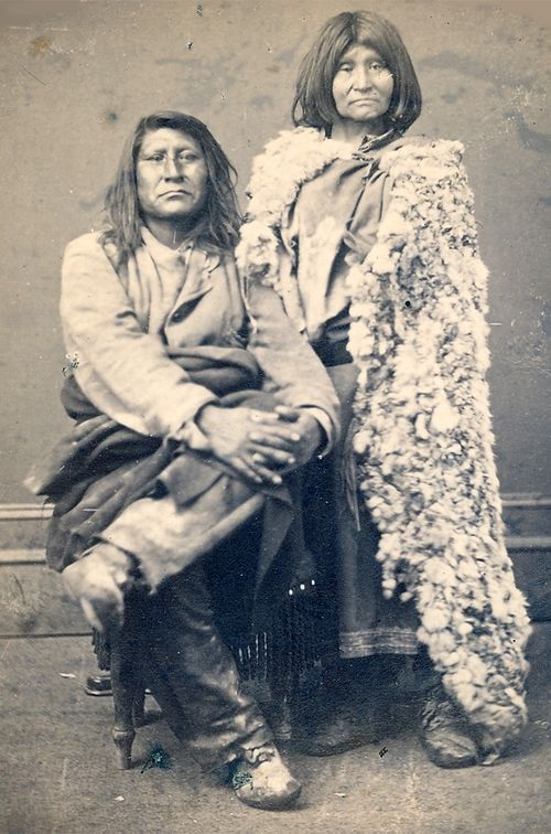 Sagwitch y su esposa Beawoachee