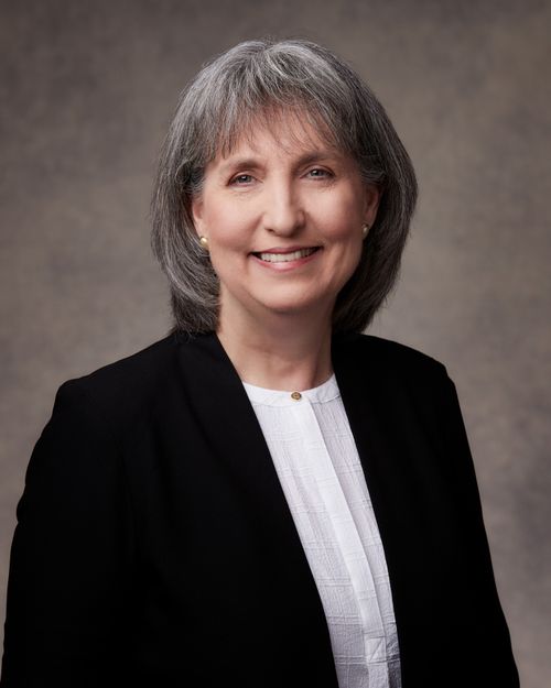 Official portrait of J. Anette Dennis. Sustained as First Counselor in the Relief Society General Presidency on April 2, 2022 (beginning August 1, 2022).