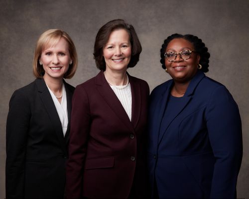 Former Official Portrait of The Primary General Presidency (beginning August 1, 2022): First Counselor Amy Wright (left), President Susan H. Porter (middle) and Second Counselor Tracy Y. Browning (right).