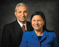 法拉貝長老夫婦