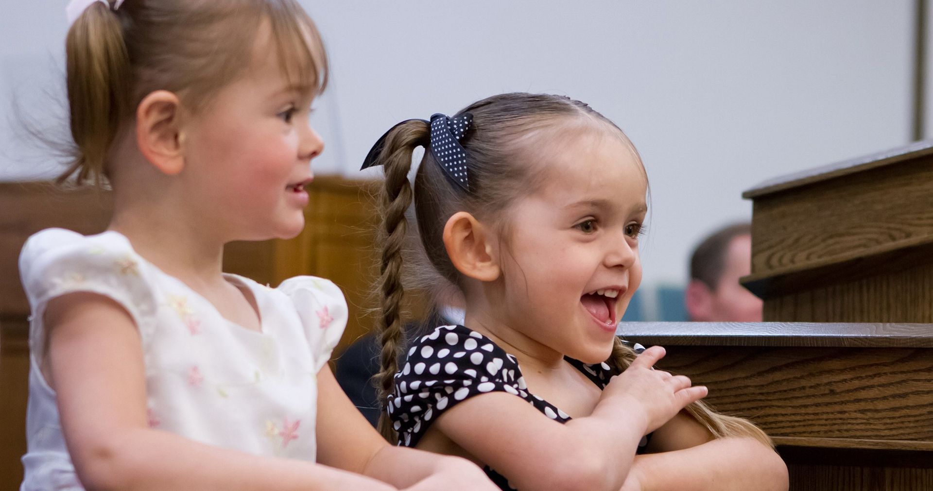 Children singing in Primary program.