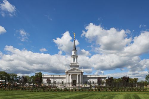 An image of the Hartford Connecticut Temple.