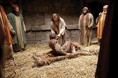 Mark 2:1–12, Jesus heals man with palsy