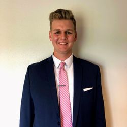 Tucker explica cómo la comunidad de la Iglesia y su testimonio se fortalecen en Jesucristo