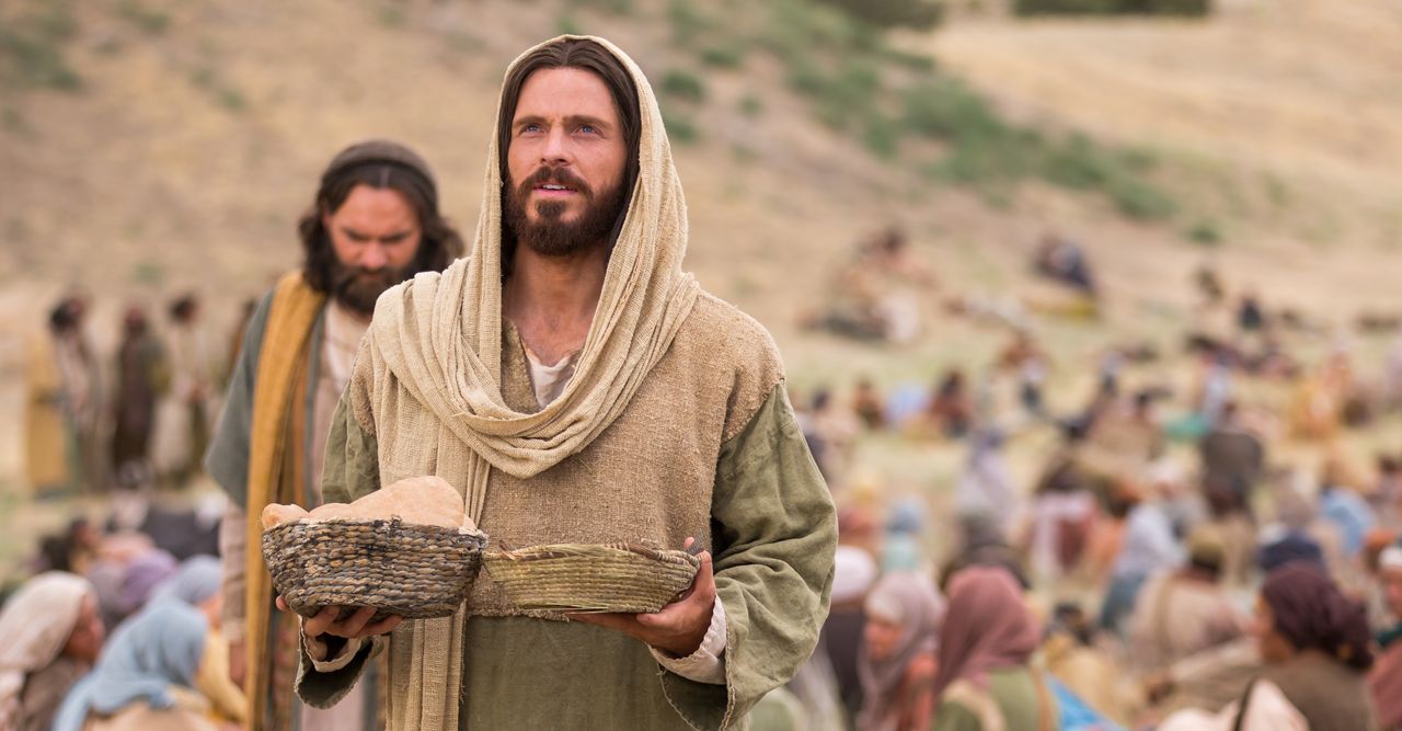 Jesus feeds the masses