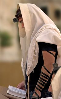 Jewish man wearing phylacteries