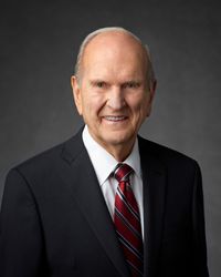 The official portrait of Russell M. Nelson.