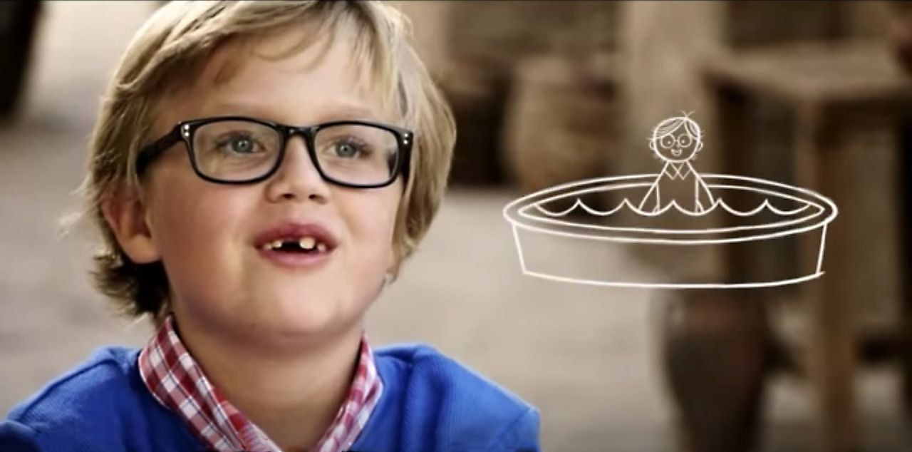 Niños explican el relato bíblico del bautismo