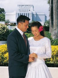 bridal couple, Laie Hawaii Temple