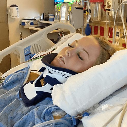 jongevrouw in ziekenhuis