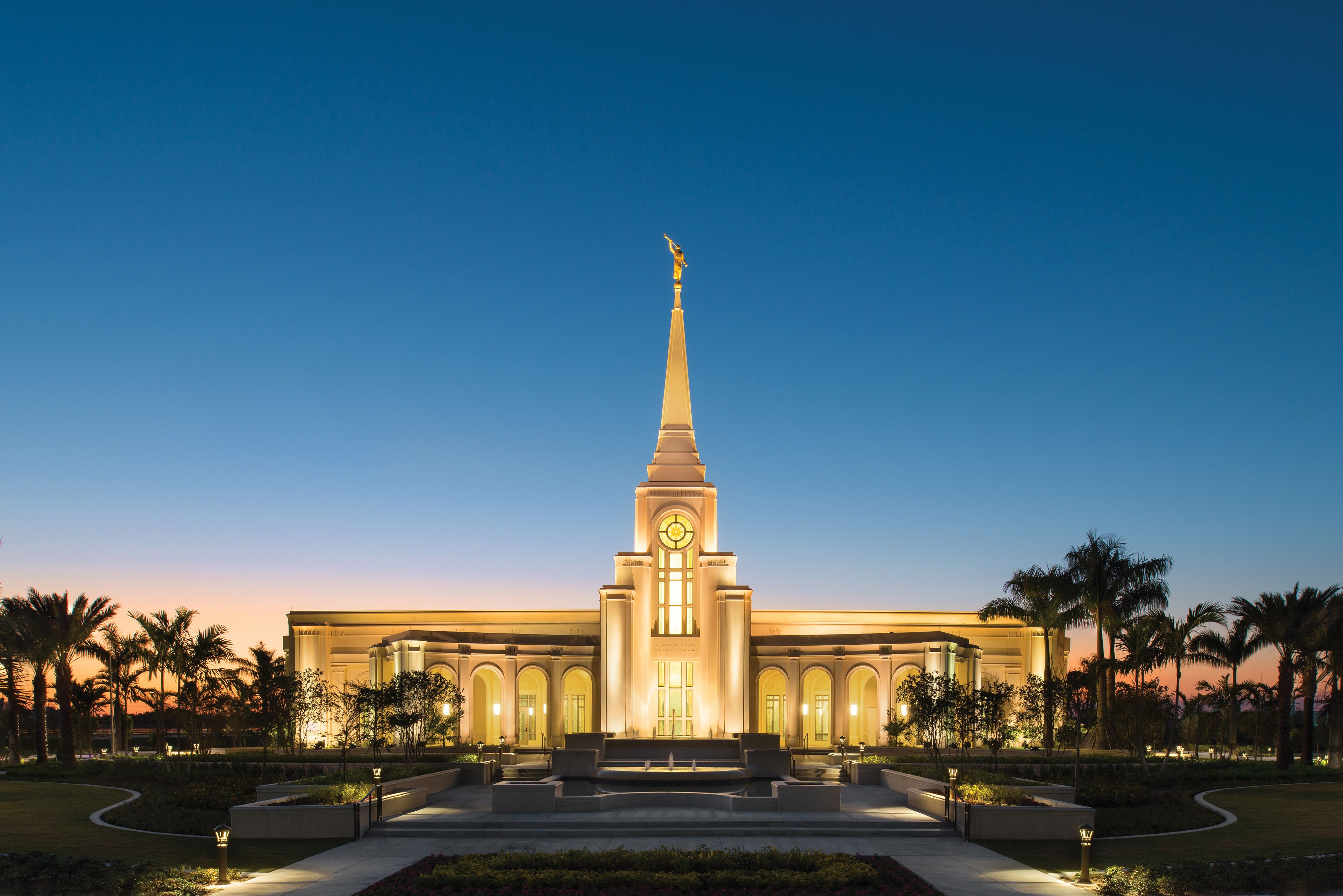 The Fort Lauderdale Florida Temple lit up at night.