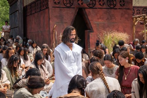 Jesus Christ teaches the higher law to Nephites outside of the Bountiful Temple