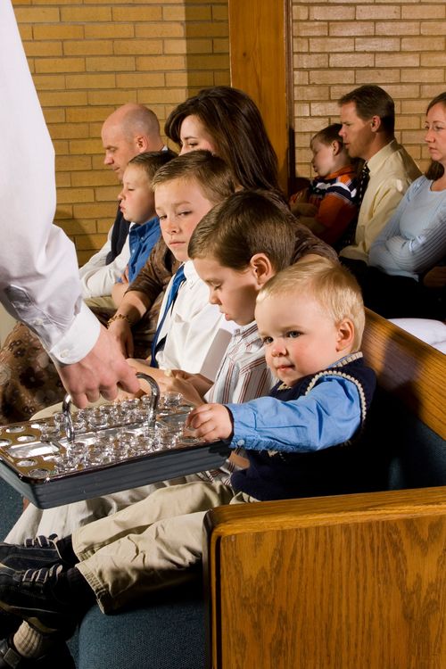La distribuzione del sacramento
