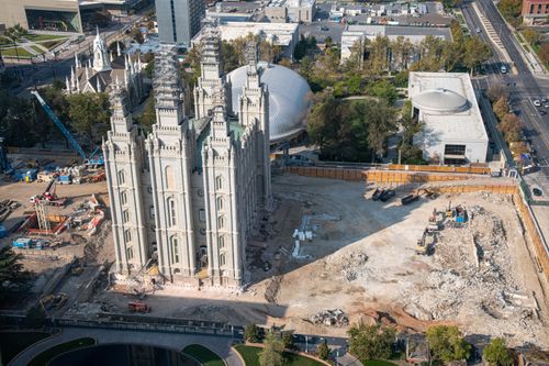 Vue aérienne du temple de Salt Lake City en construction