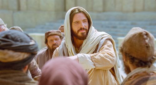 Jesus teaches crowd