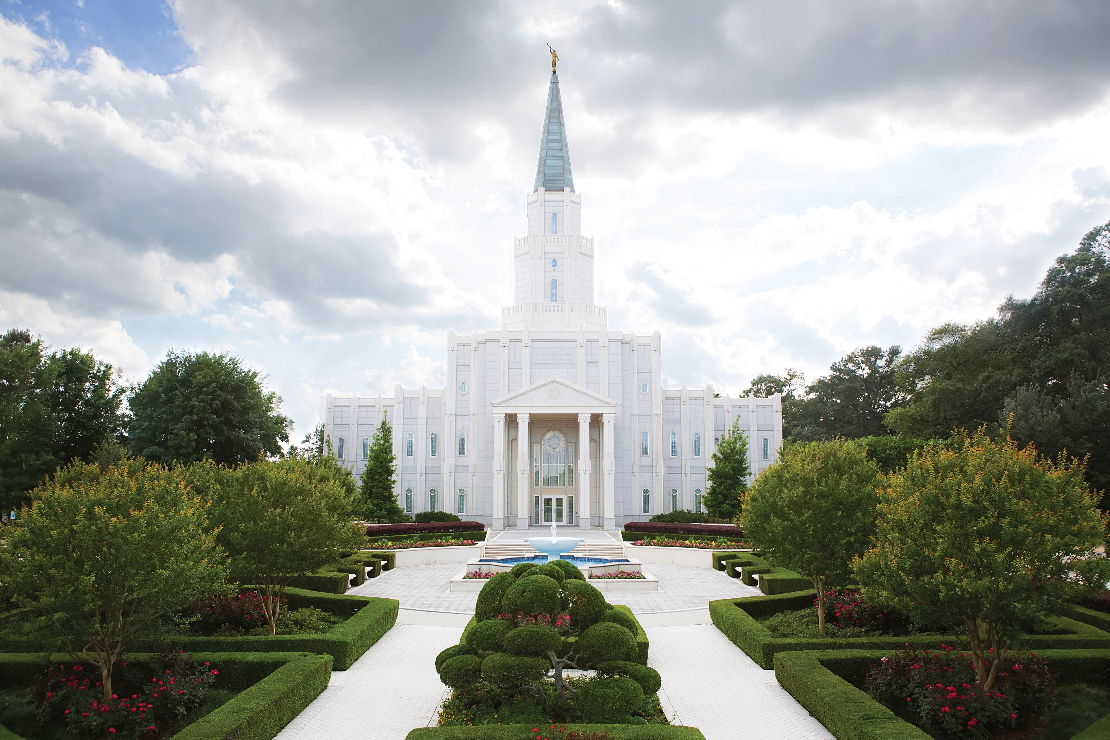 A photograph of the Houston Texas Temple.