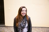 Una niña sonriente disfruta de las bendiciones del Evangelio de Jesucristo