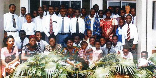Première branche au Togo, 1999