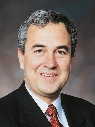 Élder Walter F. González