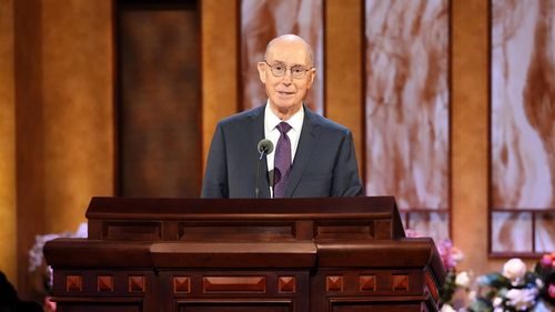 President Henry B. Eyring testifies of the spiritual blessings that come to those who serve in the temple. Saturday Morning Session April 2021