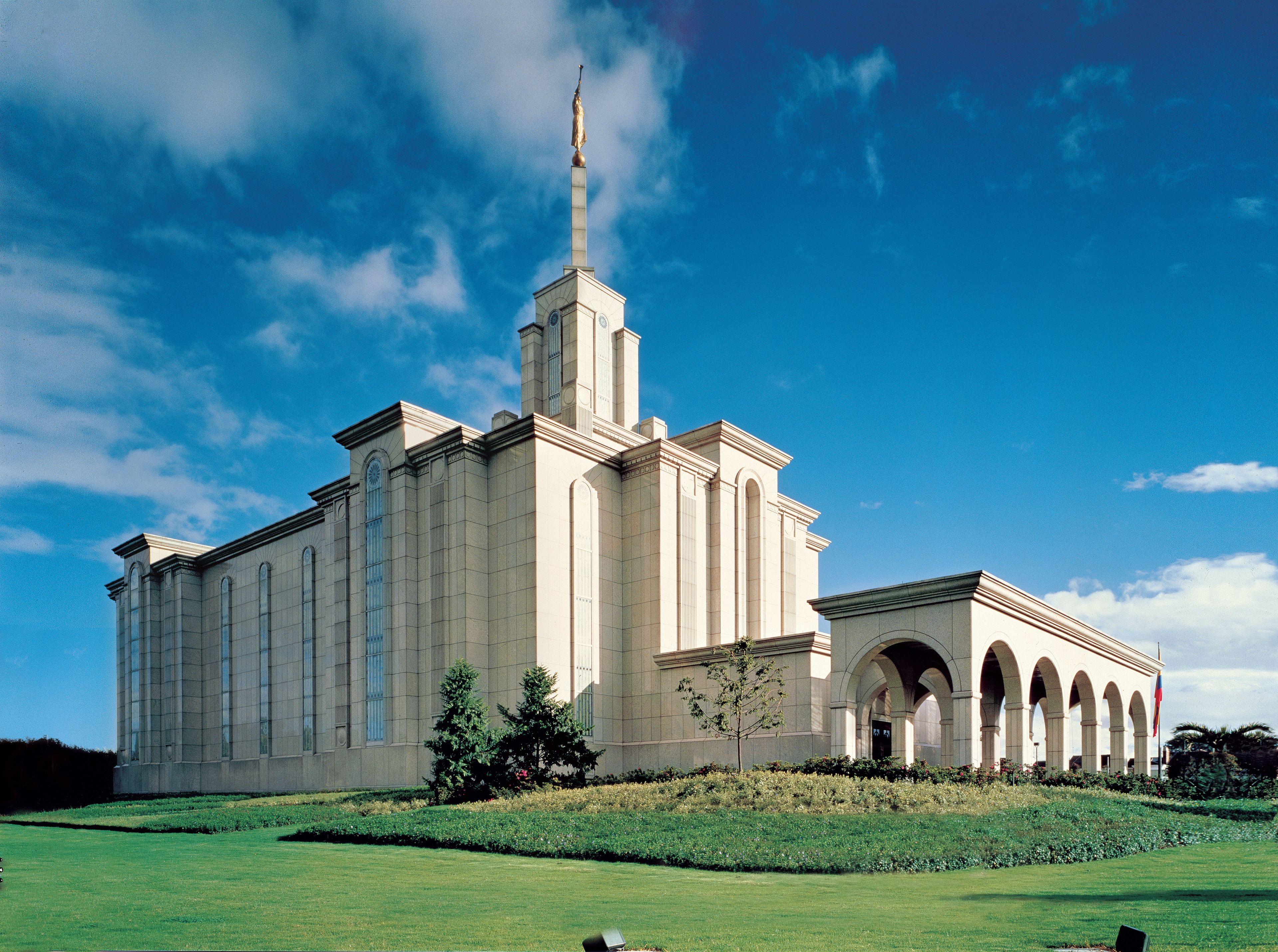 The exterior of the Bogotá Colombia Temple.