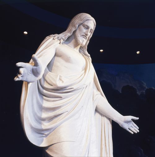 ベルテル・トルバルセン作「クリスタス像」のレプリカ