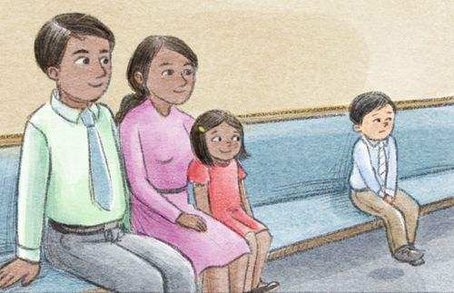 一家人坐在教會裡的長凳