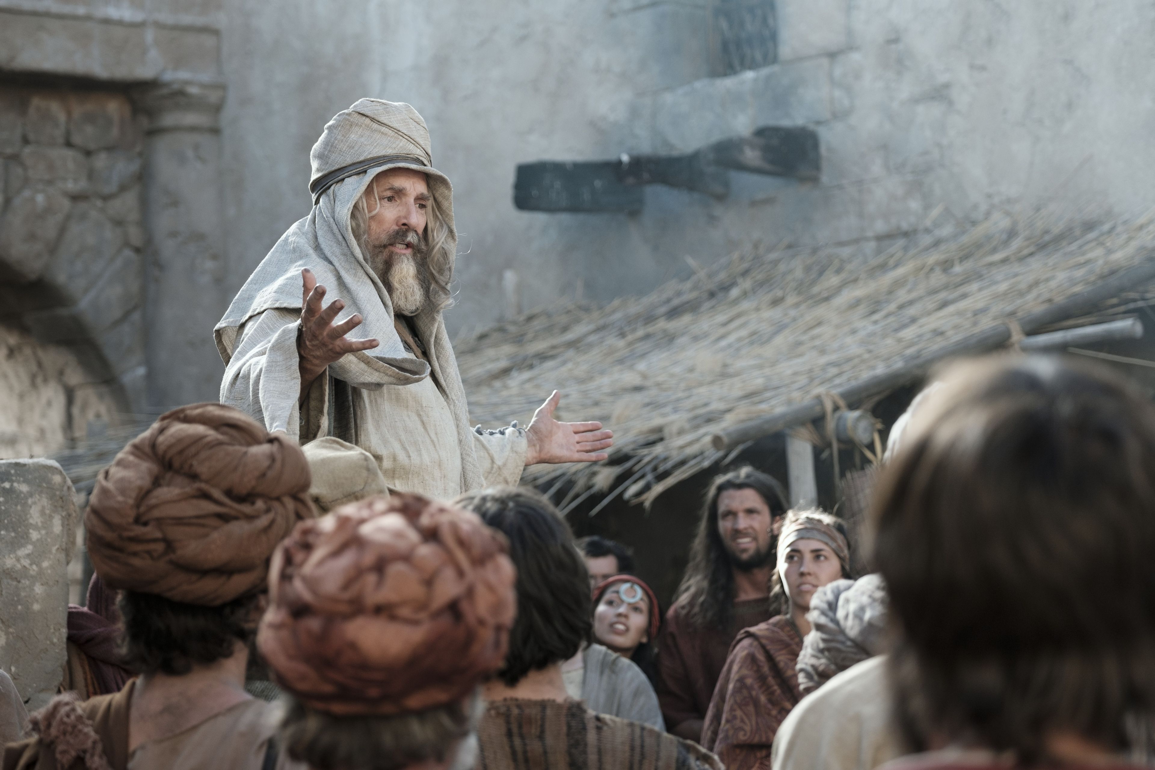 Lehi preaches to a crowd in Jerusalem.